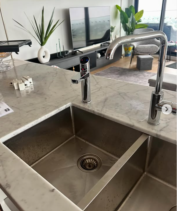 Tap and sink plumbing installation